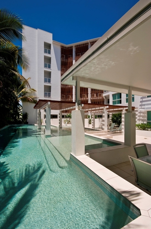 Imagen de la piscina del Hotel 201 Lake Street Apartments. Foto 11
