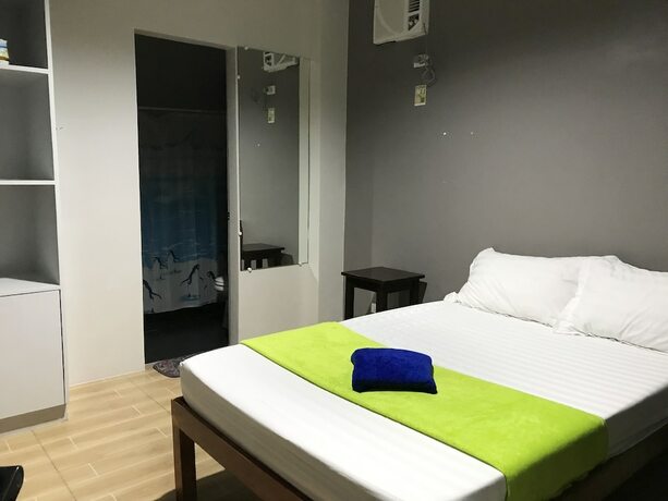 Imagen de la habitación del Hotel 2020 Travelers Inn. Foto 15