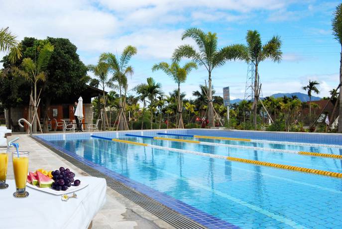 Imagen de la piscina del Hotel 21 Holiday Resort. Foto 20