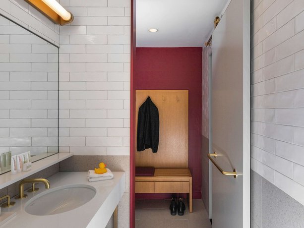 Imagen de la habitación del Hotel 21c Museum Chicago. Foto 18