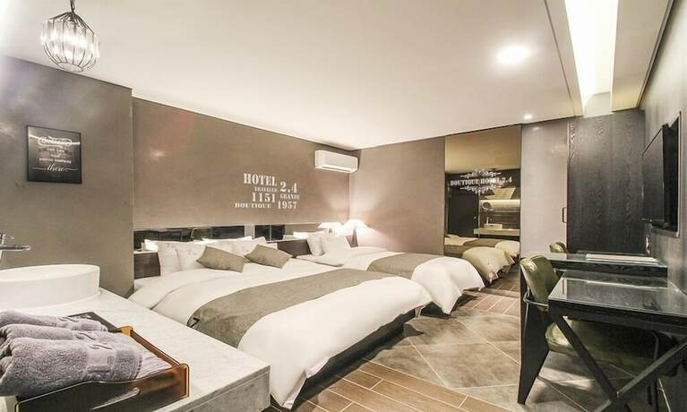 Imagen de la habitación del Hotel 2.4. Foto 15