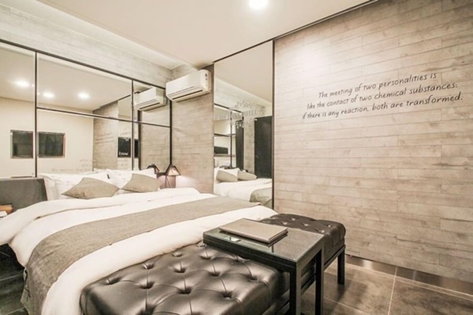 Imagen de la habitación del Hotel 2.4. Foto 24