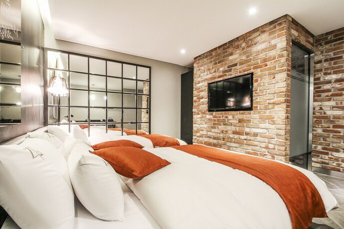 Imagen de la habitación del Hotel 2.4. Foto 34