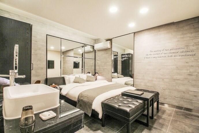 Imagen de la habitación del Hotel 2.4. Foto 36