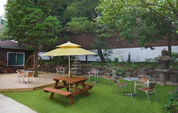 Imagen de los exteriores del Hotel 24 Guesthouse Namsan Garden. Foto 9
