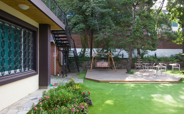 Imagen de los exteriores del Hotel 24 Guesthouse Namsan Garden. Foto 11