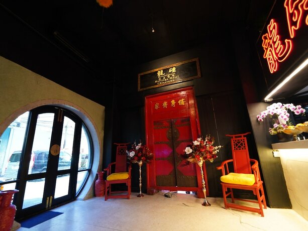 Imagen general del Hotel 2499 Heritage Chinatown Bangkok By RoomQuest. Foto 3