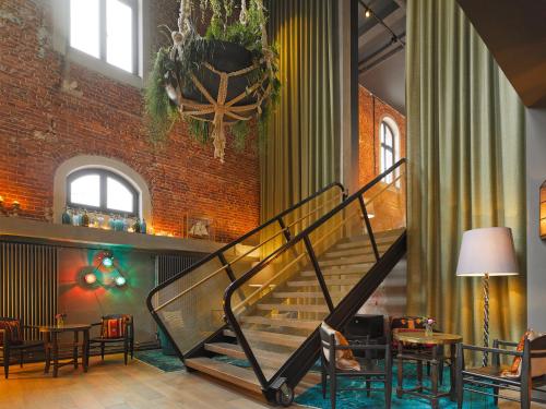 Imagen de los interiores del Hotel 25hours Altes Hafenamt. Foto 19