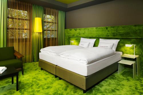 Imagen de la habitación del Hotel 25hours Frankfurt The Goldman. Foto 17