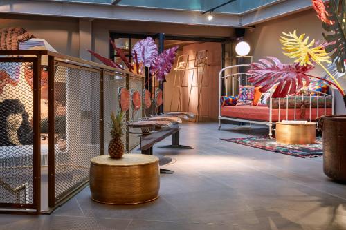 Imagen de los interiores del Hotel 25hours Hotel Terminus Nord. Foto 20