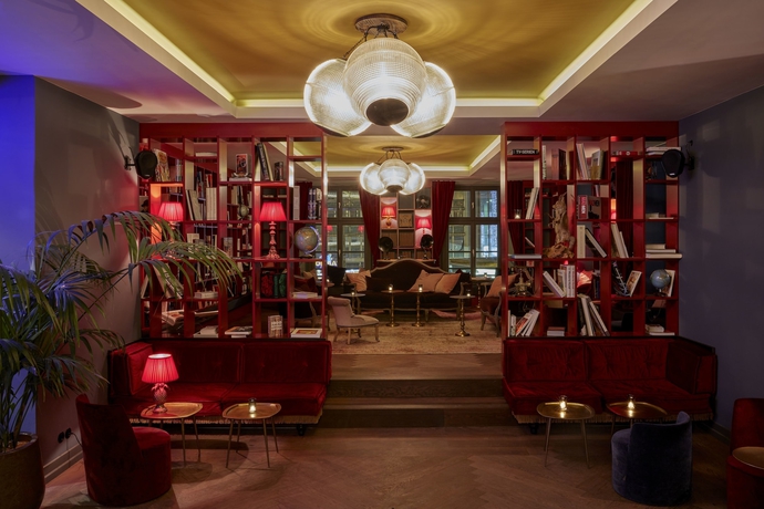 Imagen del bar/restaurante del Hotel 25hours The Royal Bavarian. Foto 7