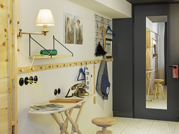 Imagen de la habitación del Hotel 25hours The Royal Bavarian. Foto 15