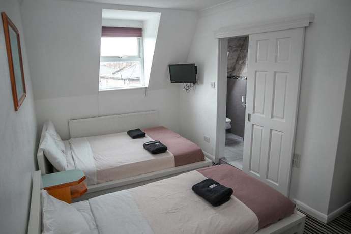 Imagen de la habitación del Hotel 261. Foto 18