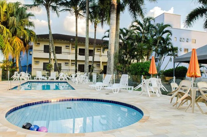 Imagen de la piscina del Hotel 27 Praia. Foto 18