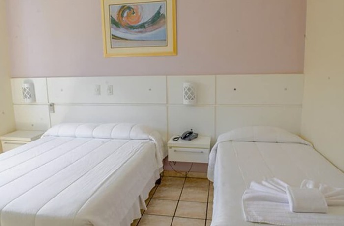 Imagen de la habitación del Hotel 27 Praia. Foto 15