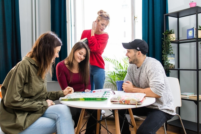 Imagen del bar/restaurante del Hotel 2B Hostel and Rooms. Foto 2