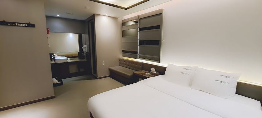 Imagen de la habitación del Hotel 2Heaven. Foto 16