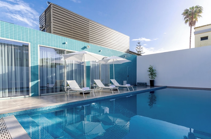 Imagen de la piscina del Hotel 2M BOUTIQUE HOTEL. Foto 13