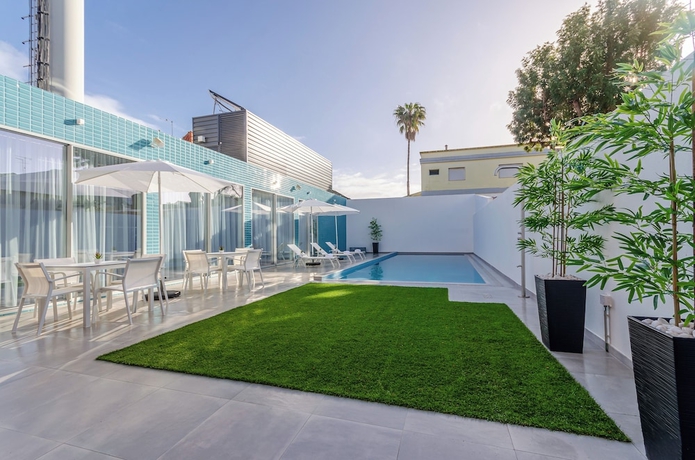 Imagen de la piscina del Hotel 2M BOUTIQUE HOTEL. Foto 15