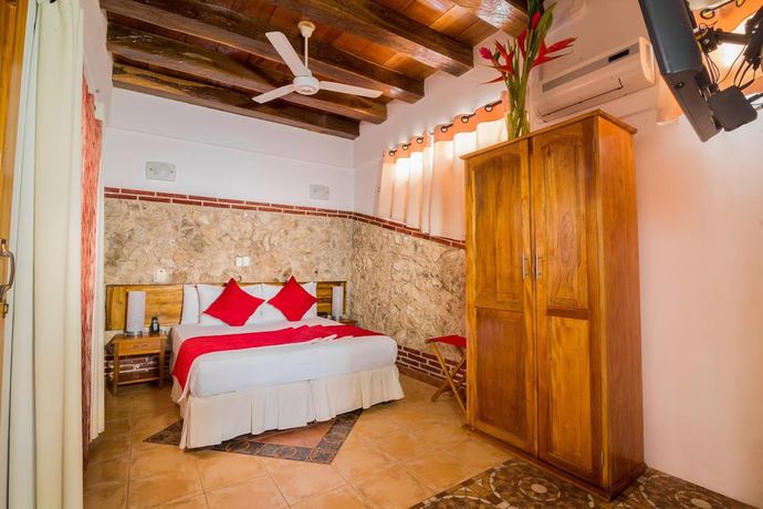 Imagen de la habitación del Hotel 3 Banderas. Foto 5