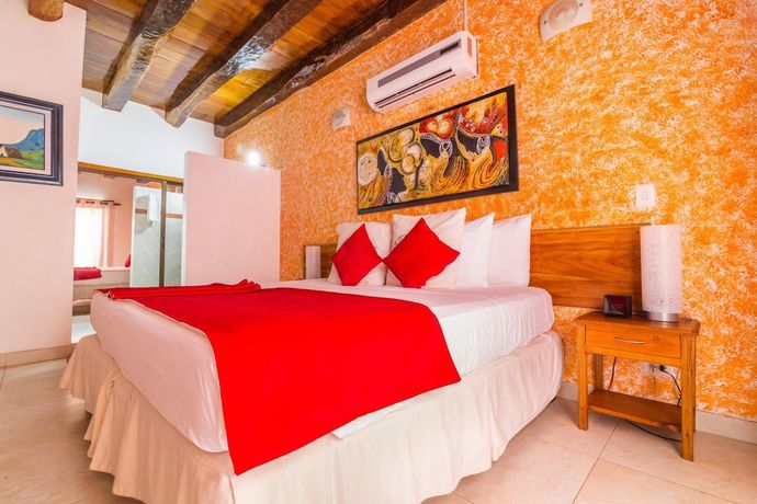Imagen de la habitación del Hotel 3 Banderas. Foto 6