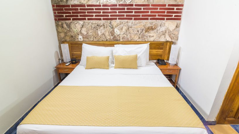 Imagen de la habitación del Hotel 3 Banderas. Foto 11