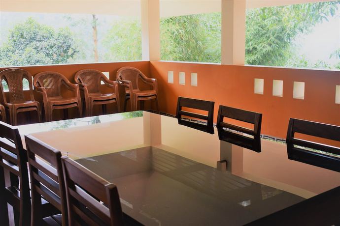 Imagen del bar/restaurante del Hotel 3 Hills County. Foto 5