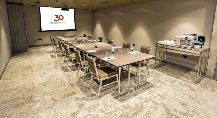 Imagen de los interiores del Hotel 30 Bencoolen. Foto 16