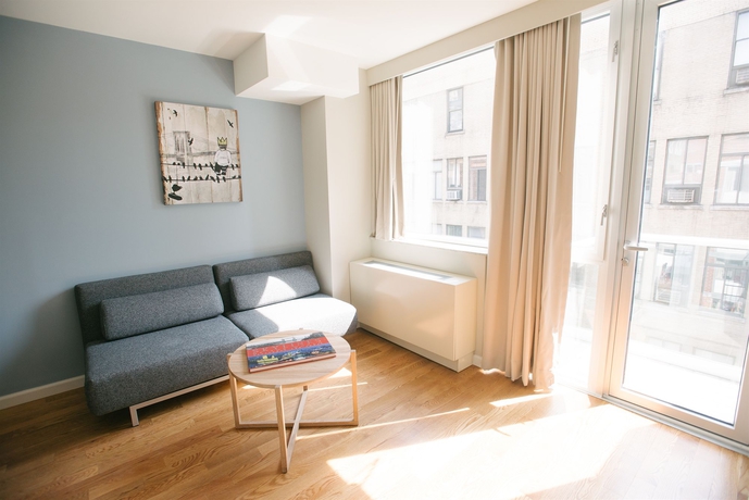 Imagen de los interiores del Hotel 32 32. Foto 15