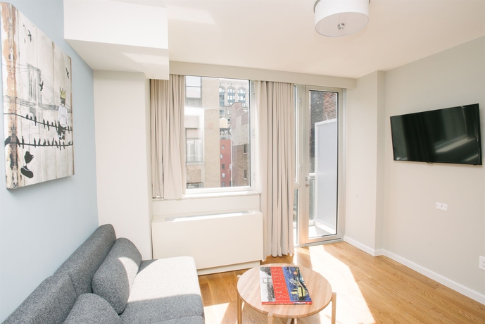 Imagen de los interiores del Hotel 32 32. Foto 16