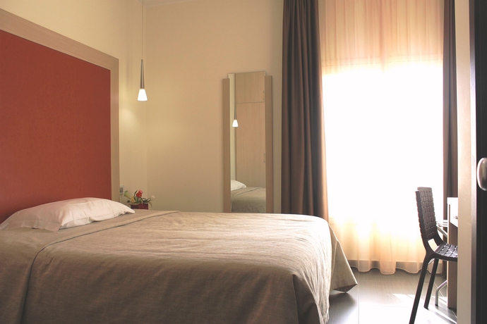Imagen de la habitación del Hotel 33 Baroni. Foto 7