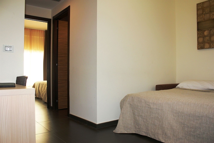 Imagen de la habitación del Hotel 33 Baroni. Foto 8