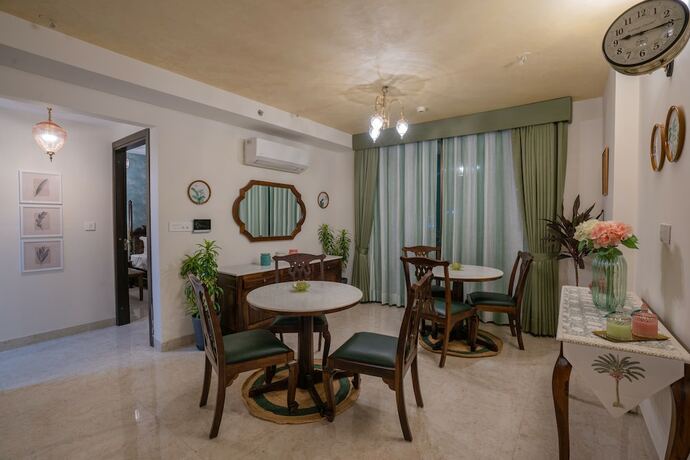 Imagen del bar/restaurante del Hotel 35 Sahakar Suites. Foto 13
