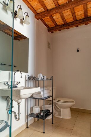 Imagen general del Hotel 352 Guest House. Foto 9