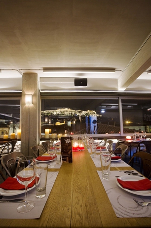 Imagen del bar/restaurante del Hotel 360 Degrees. Foto 4