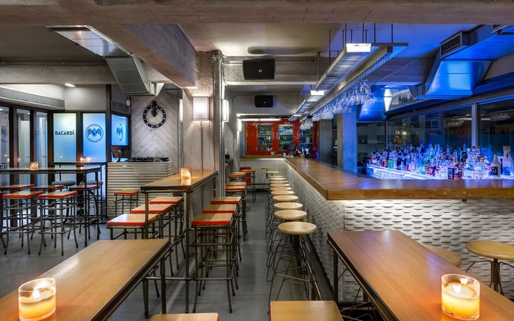 Imagen del bar/restaurante del Hotel 360 Degrees. Foto 13