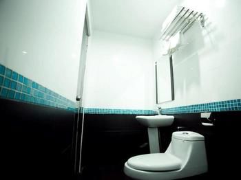 Imagen de los interiores del Hotel 360 Inn. Foto 14