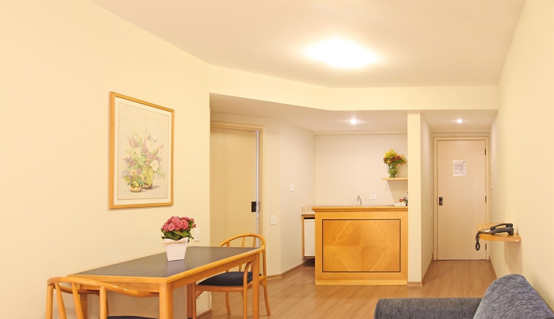 Imagen de los interiores del Hotel 360 Suítes Santa Cecília. Foto 13