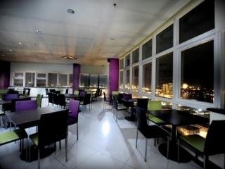 Imagen del bar/restaurante del Hotel 360 Urban Resort Hock Lee Centre - Tower B. Foto 6