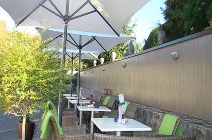 Imagen del bar/restaurante del Hotel 365. Foto 2