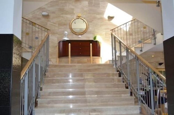 Imagen de los interiores del Hotel 365. Foto 15