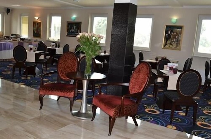 Imagen de los interiores del Hotel 365. Foto 17