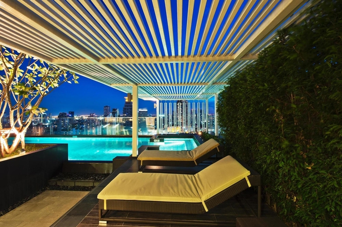 Imagen de la piscina del Hotel 39 Boulevard Executive Residence. Foto 10