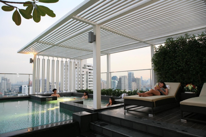 Imagen de la piscina del Hotel 39 Boulevard Executive Residence. Foto 13