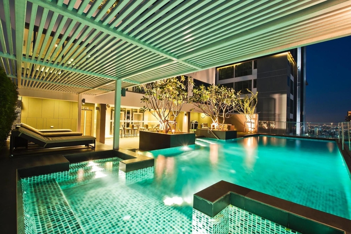 Imagen de la piscina del Hotel 39 Boulevard Executive Residence. Foto 15