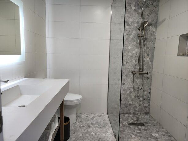 Imagen de la habitación del Hotel 39 Jamaica. Foto 23