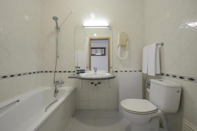 Imagen de la habitación del Hotel 3HB Falesia Garden. Foto 13