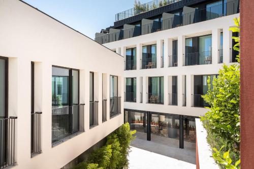 Imagen de los exteriores del Hotel 3hb Faro. Foto 10