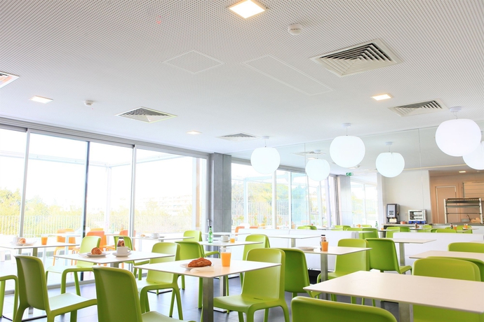 Imagen del bar/restaurante del Hotel 3k Faro Aeroporto. Foto 6