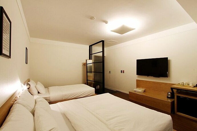 Imagen de la habitación del Hotel 3s Sorae. Foto 28